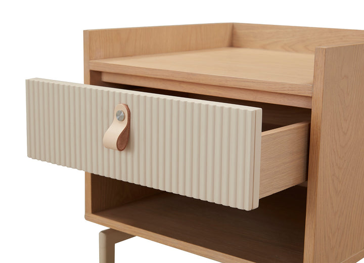 Crème Nightstand