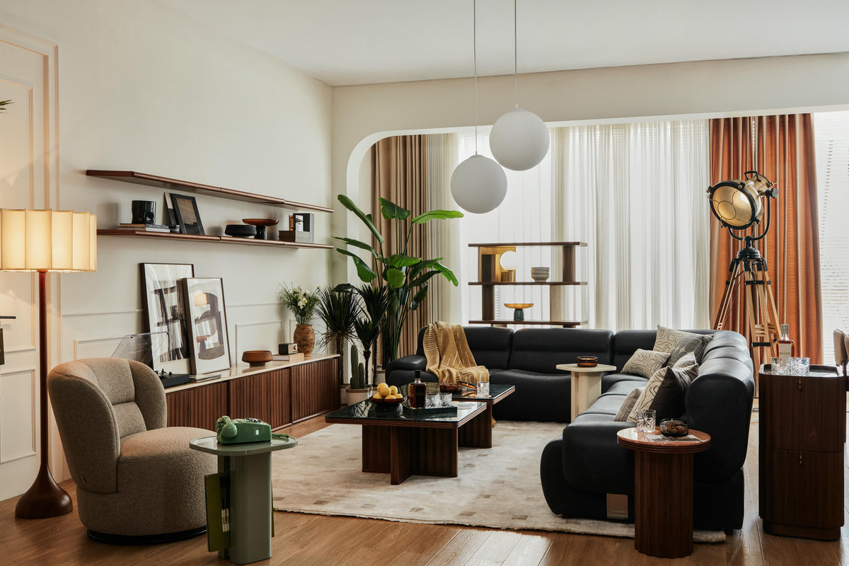 Hotel Paradiso TV Unit
